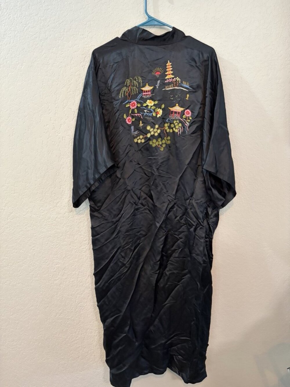 Vintage Golden Dragon Hand Embroidered Black Silk Robe Kimono Sz S (No Sash)